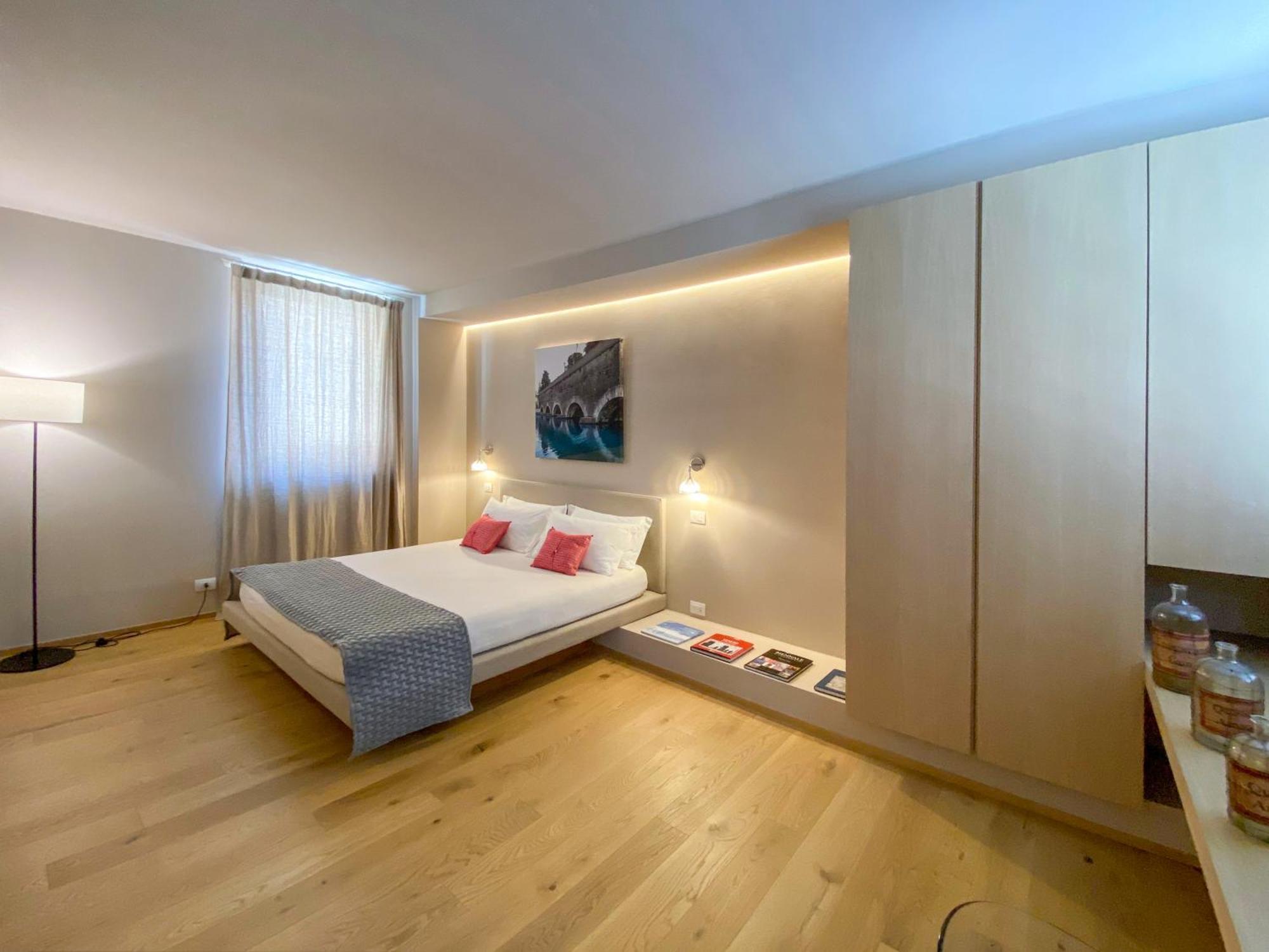 Time To Be - Luxury Apartments Centro Storico Peschiera del Garda Exterior photo